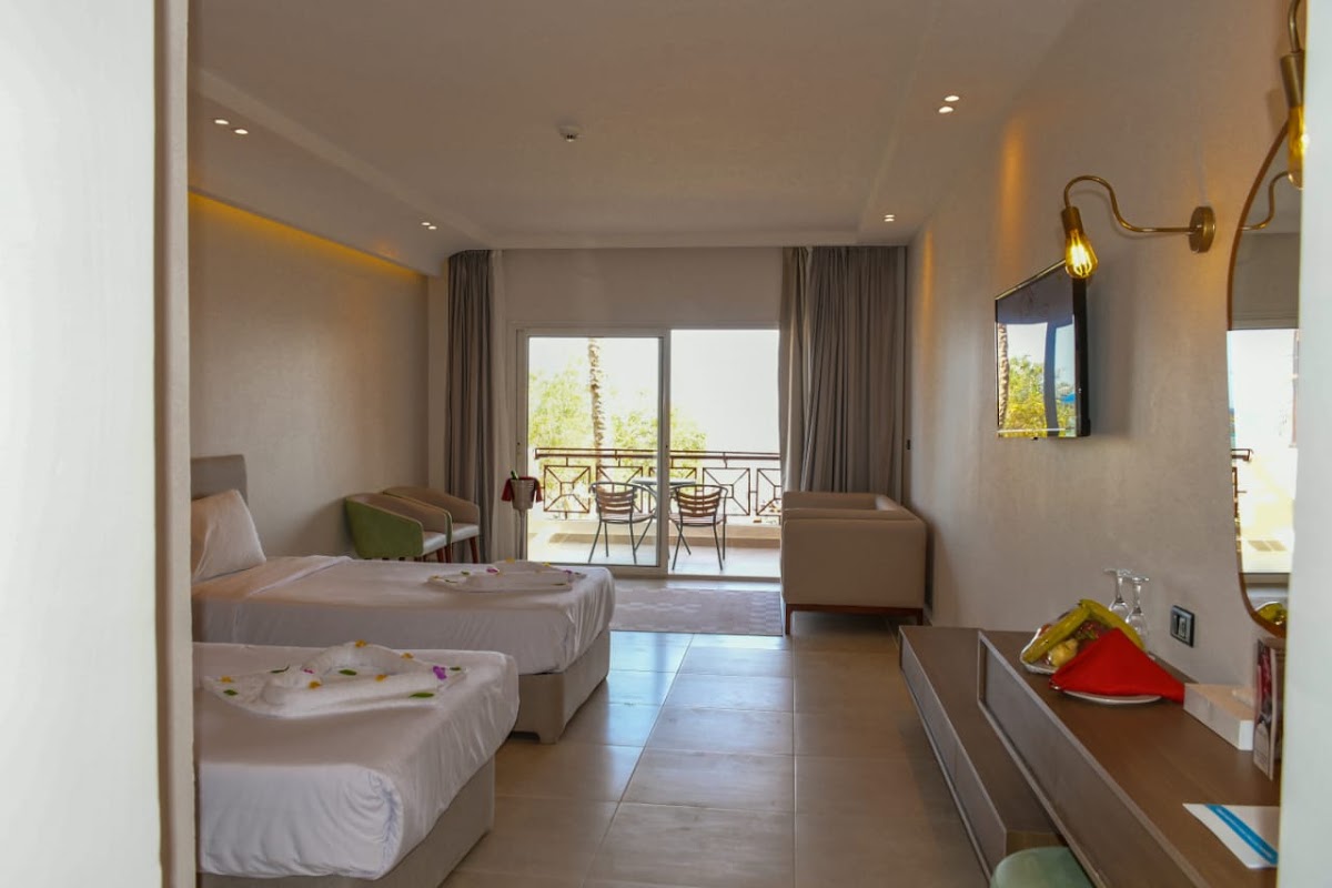 IMPERIAL SHAMS ABU SOMA — 14