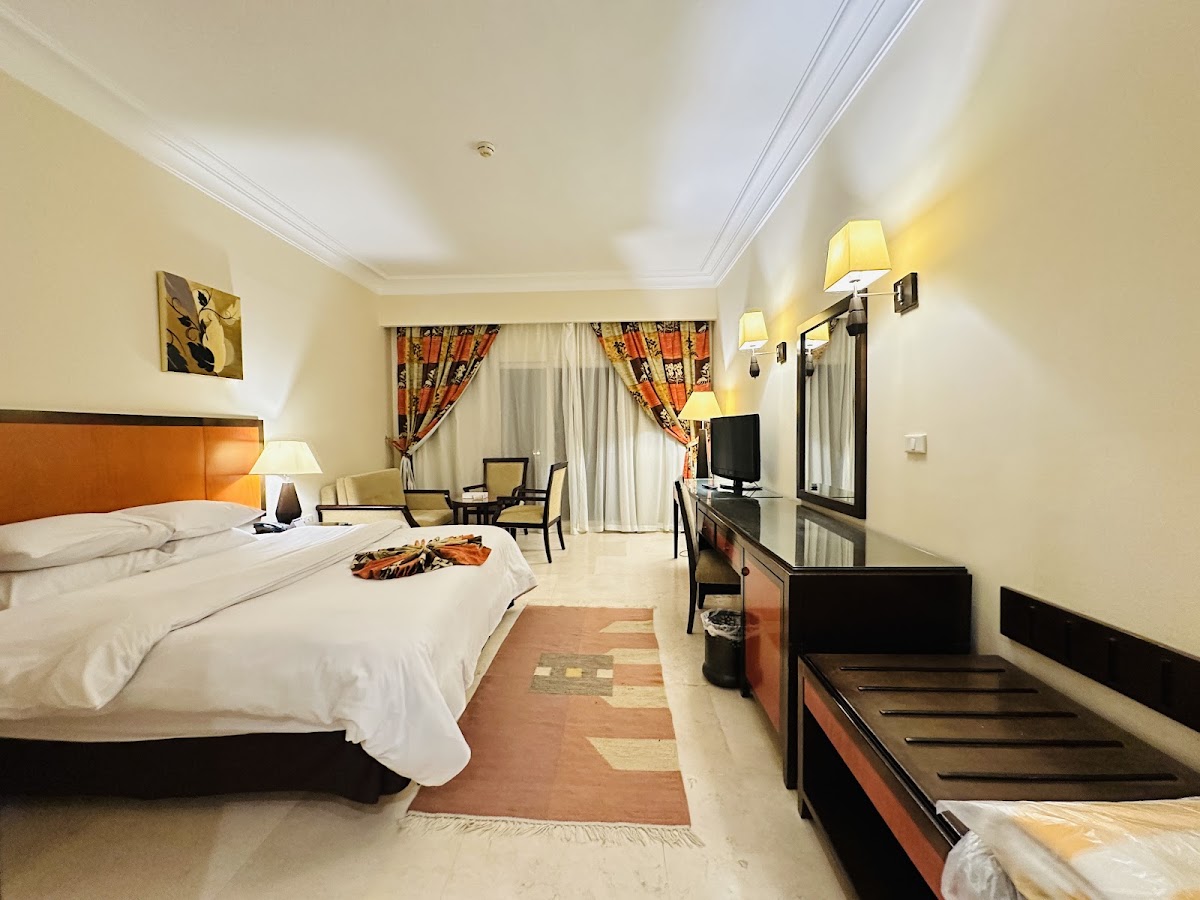 AMC ROYAL HOTEL & SPA — 2