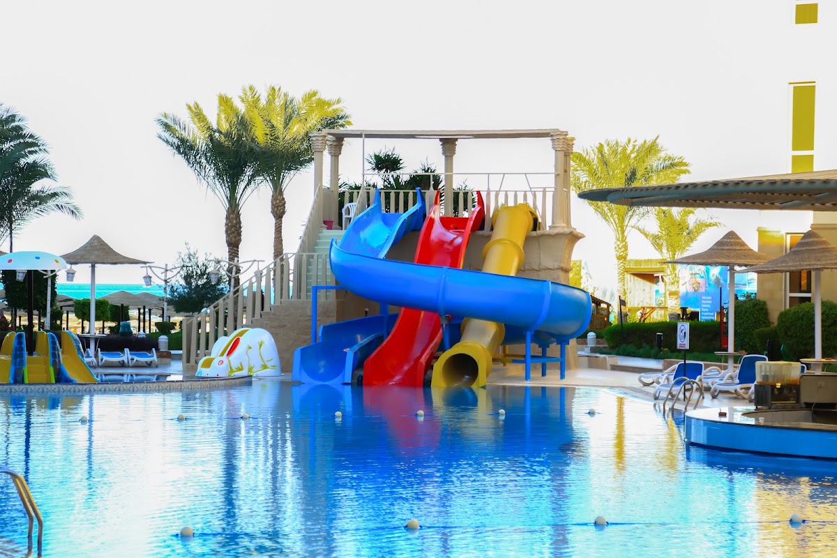 AMC ROYAL HOTEL & SPA — 28