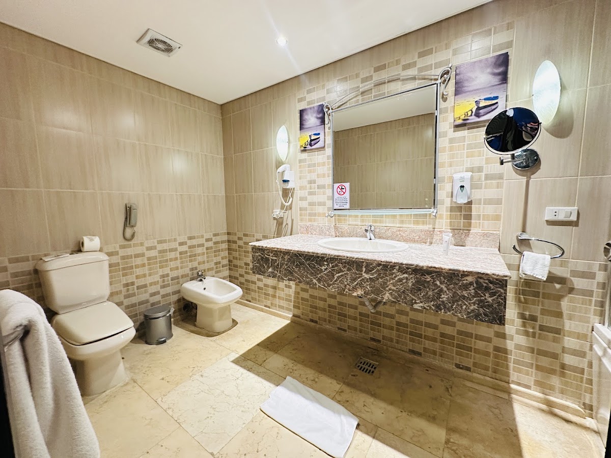 AMC ROYAL HOTEL & SPA — 14