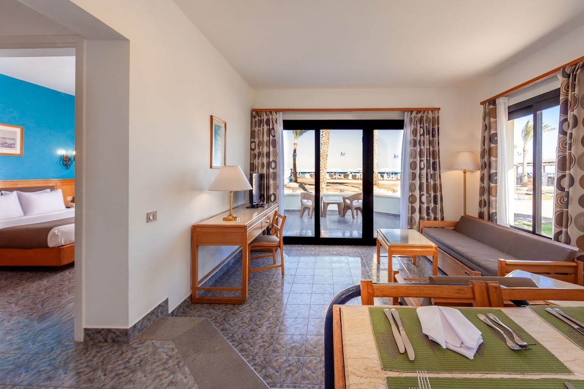 PHARAOH AZUR RESORT — 2