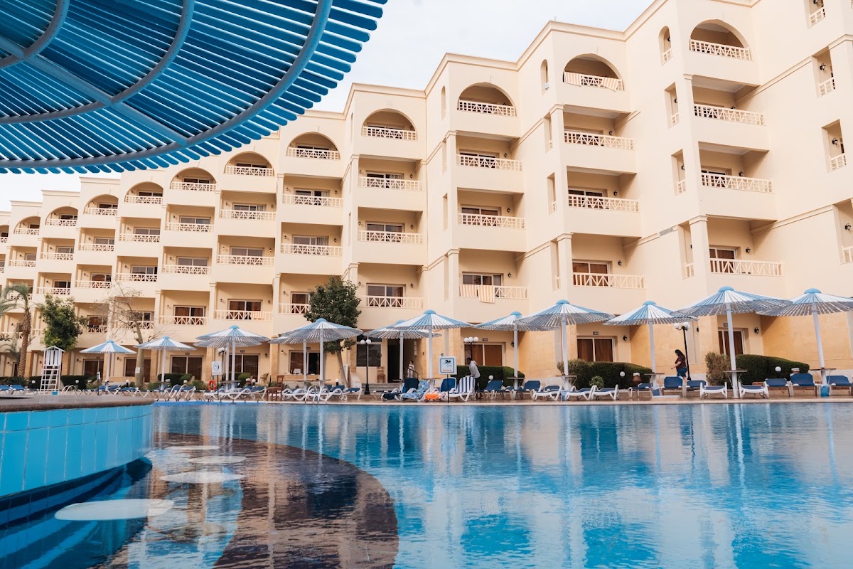 AMC ROYAL HOTEL & SPA — 21